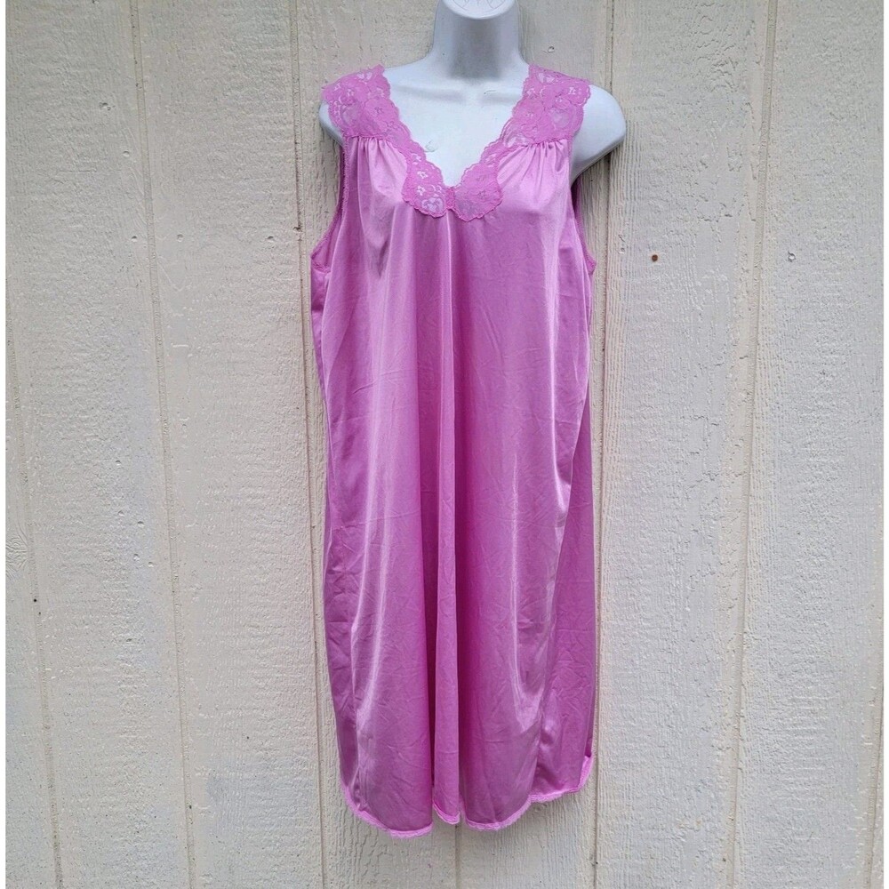 Vanity Fair Vintage Nightgown Purple Lace V-Neck Sleeveless USA Sz M